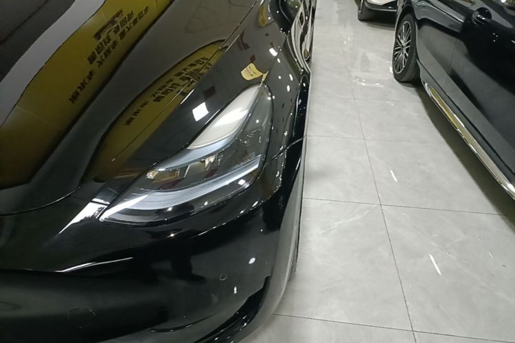Tesla Model Y 2023 car image #23