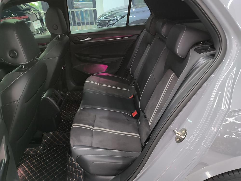 Volkswagen Golf 2024 imagen de coche #12