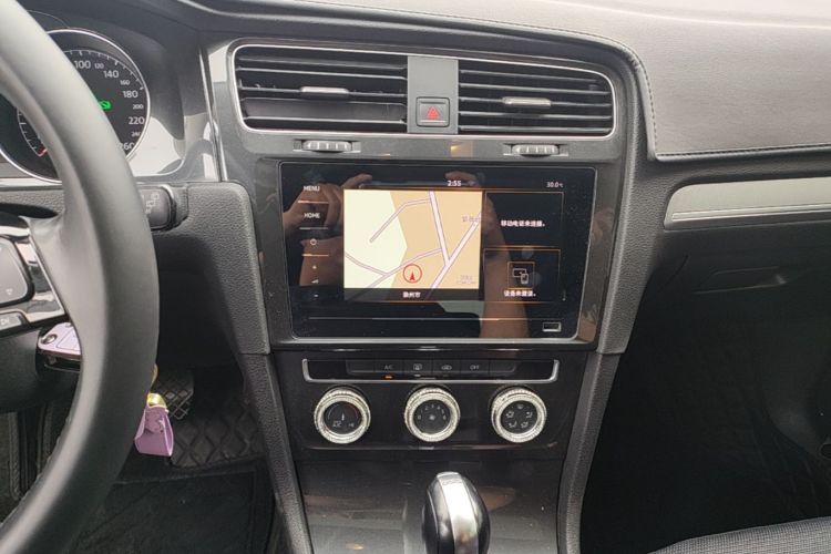 Volkswagen Golf 2020 car image #13