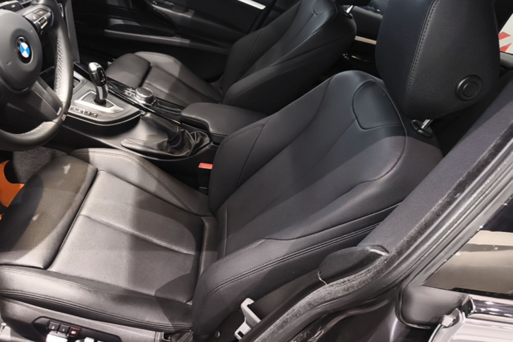 BMW 3 Series GT 2019 car image #19