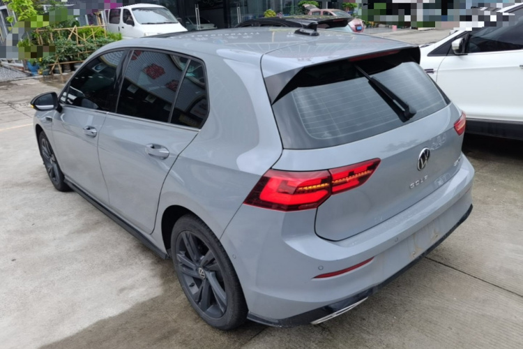 Volkswagen Golf 2024 car image #5