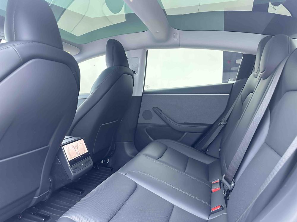 Tesla Model 3 2025 car image #9
