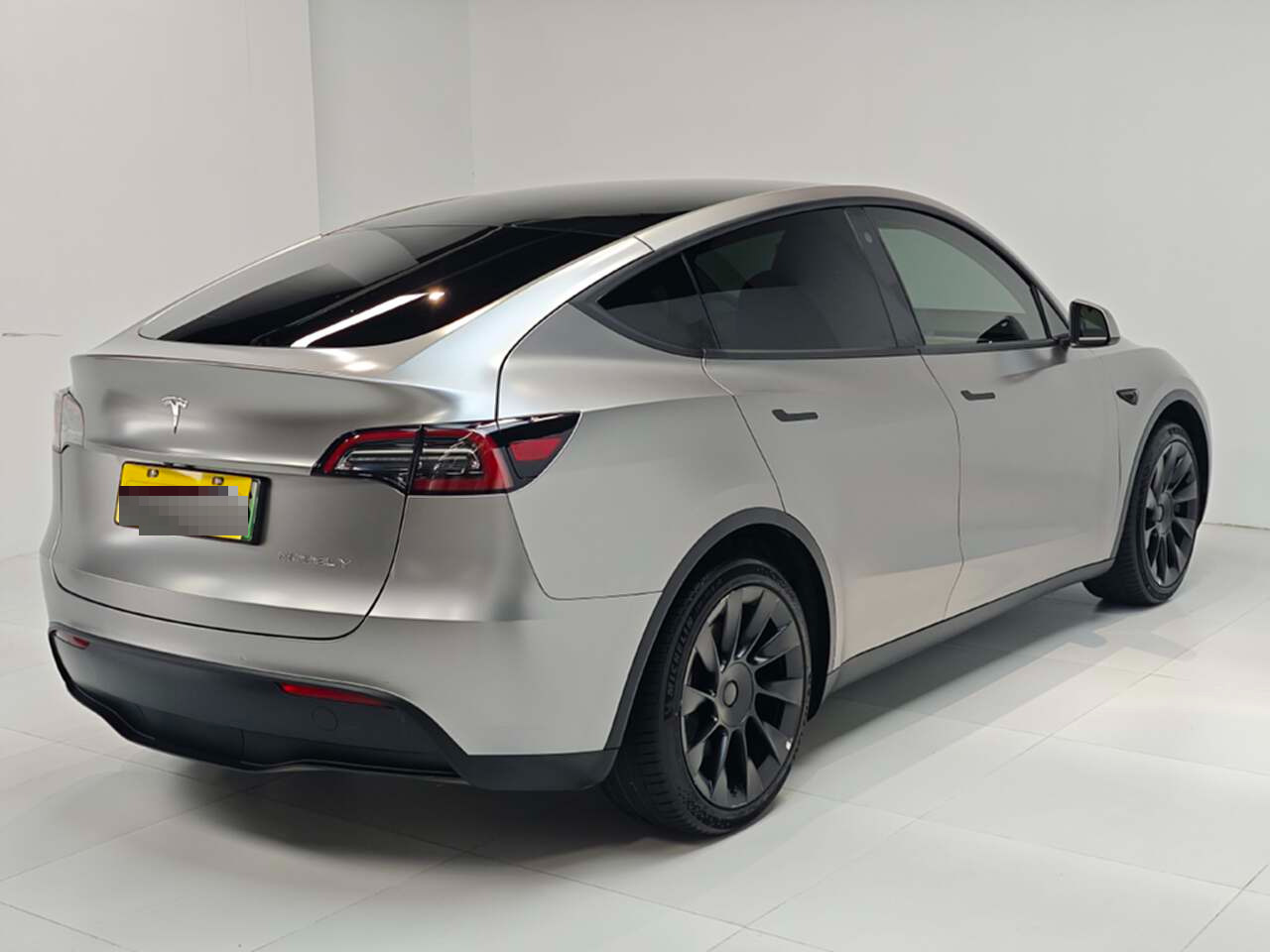 Tesla Model Y 2023 car image #6