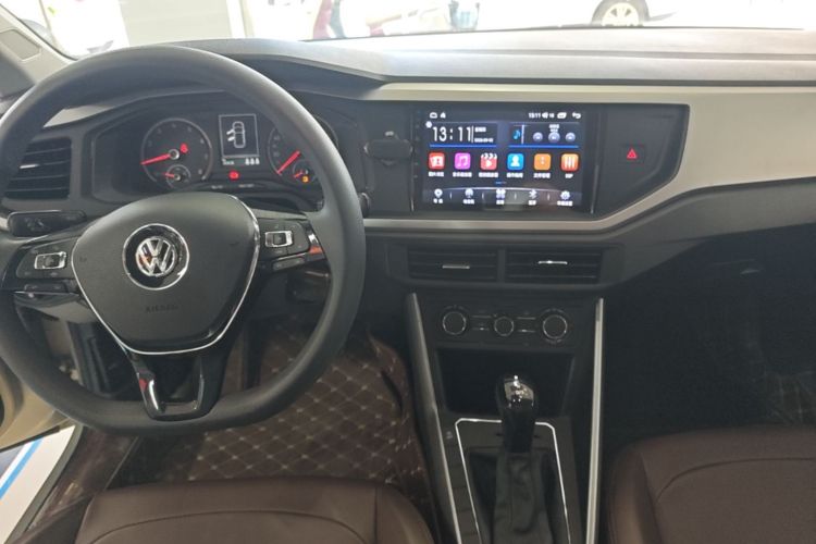 Volkswagen Polo 2020 car image #11