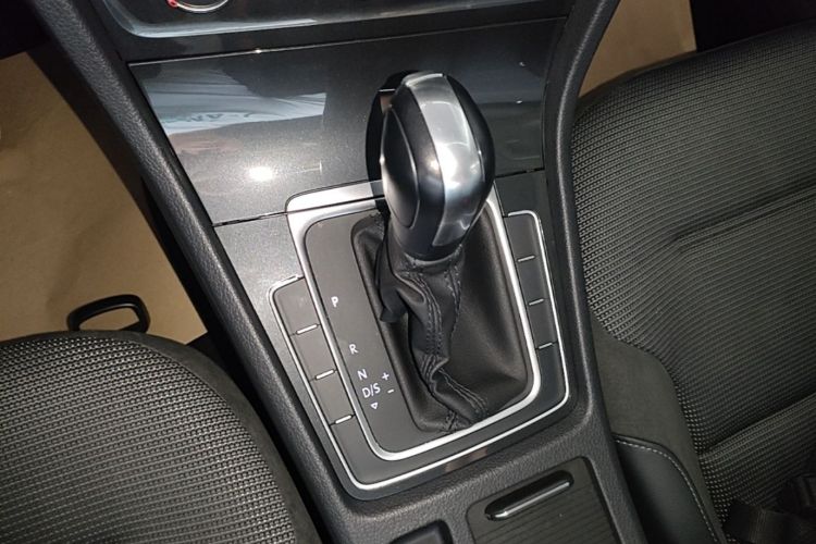Volkswagen Golf 2019 #14 Volkswagen Golf 2019 car image #14