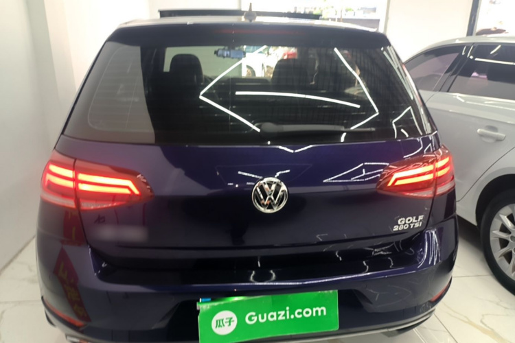 Volkswagen Golf 2020 car image #4