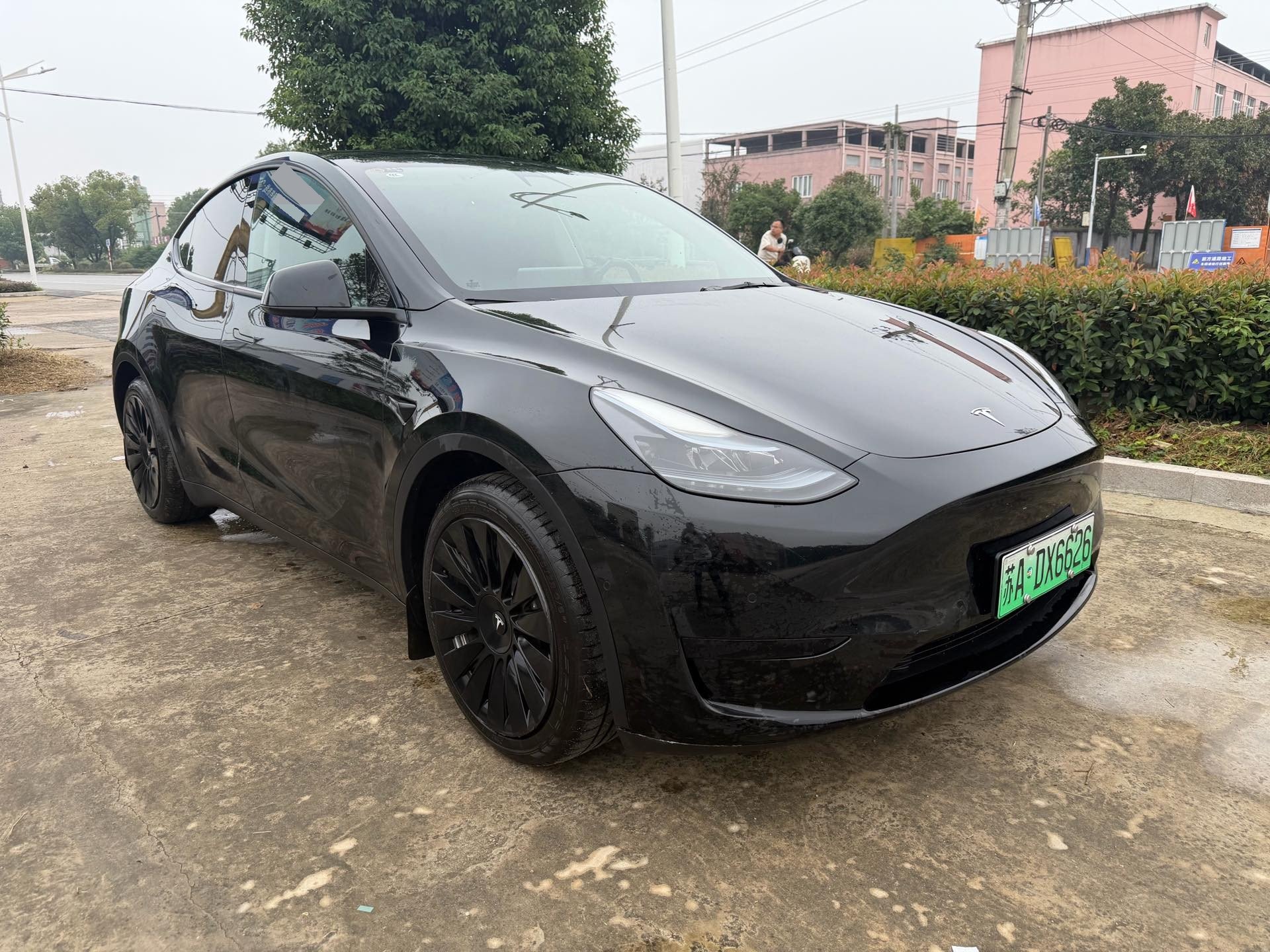 Tesla Model Y 2023 car image #3