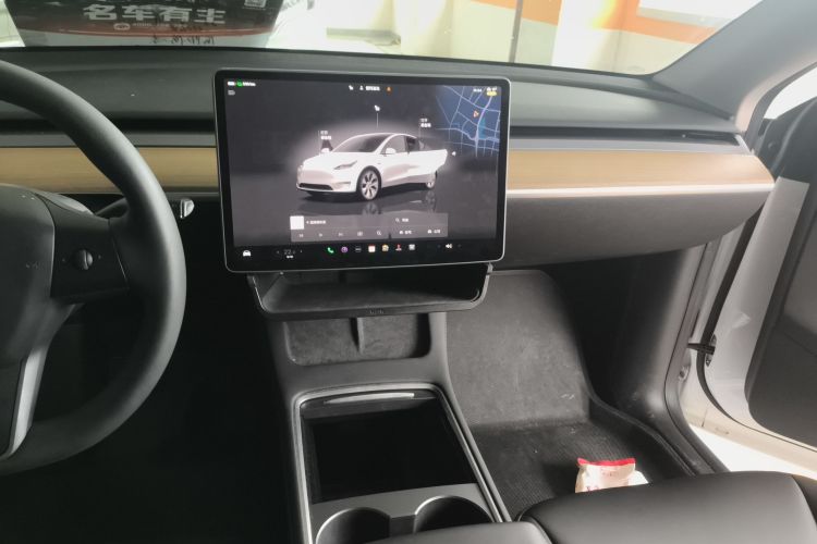 Tesla Model Y 2023 #13 Tesla Model Y 2023 car image #13