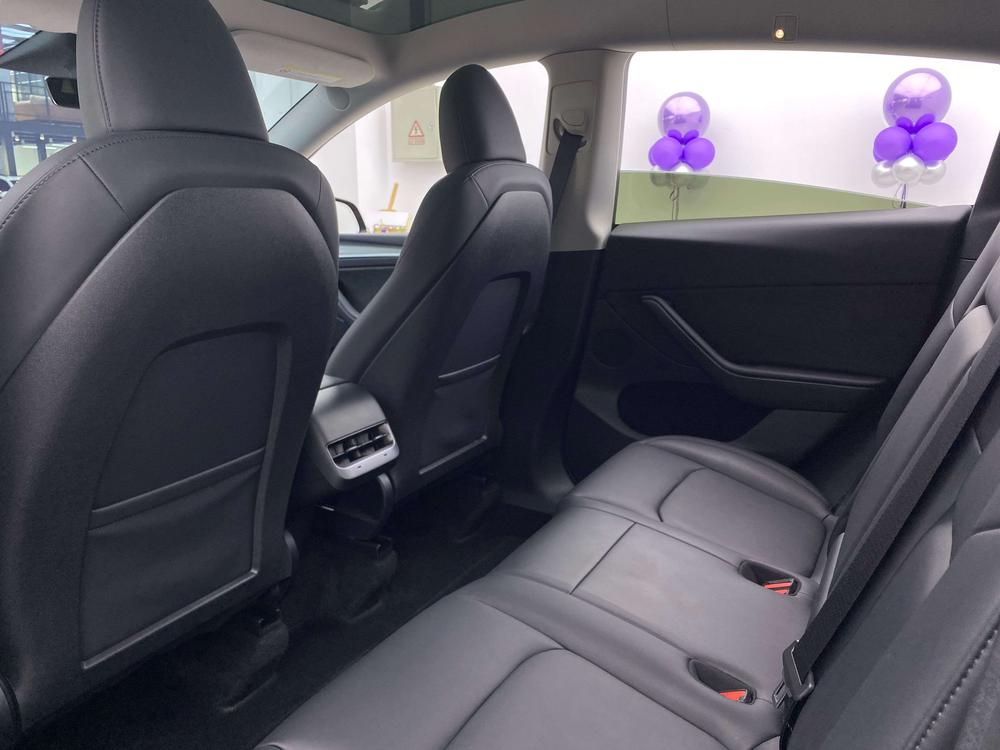 Tesla Model Y 2024 car image #28