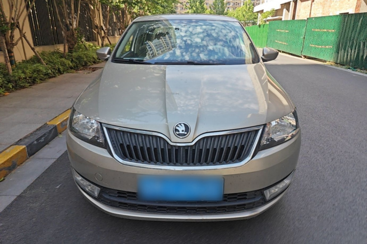 Skoda Rapid 2015 #3 Skoda Rapid 2015 image de voiture #3