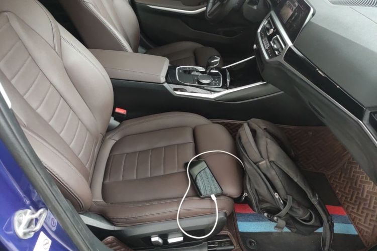 BMW 3 Series 2020 car image #24
