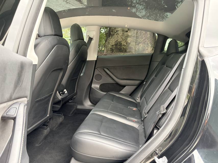 Tesla Model Y 2021 #11 Tesla Model Y 2021 car image #11