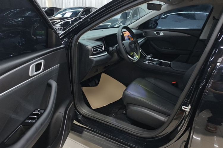 GEELY Emgrand 2026 #12 GEELY Emgrand 2026 imagem de carro #12