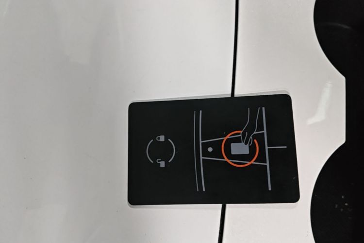 Tesla Model 3 2020 car image #9