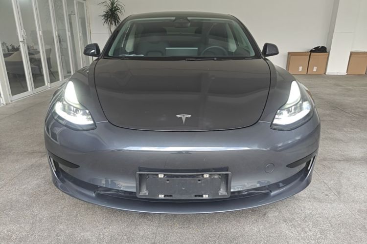 Tesla Model 3 2022 car image #3