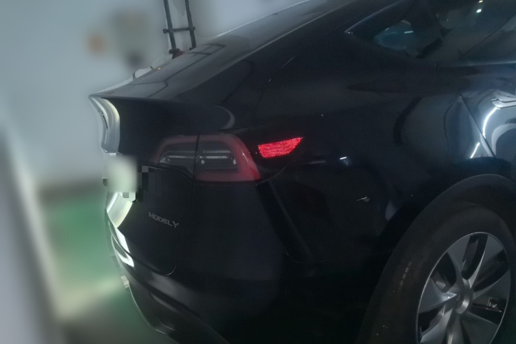Tesla Model Y 2022 car image #5