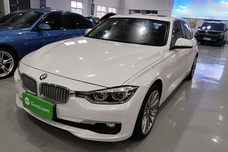 BMW 3 Series 2018 car image #2