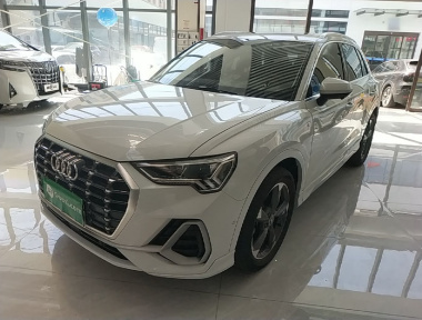 Audi Q3 2021 car image 