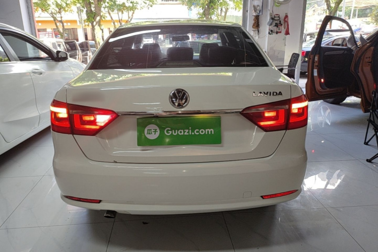 Volkswagen Lavida 2016 car image #6
