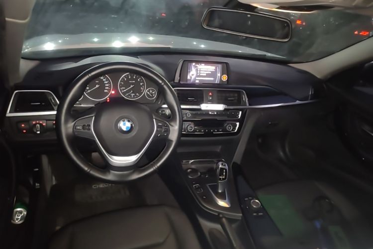 BMW 3 Series 2017 #11 BMW 3 Series 2017 car image #11