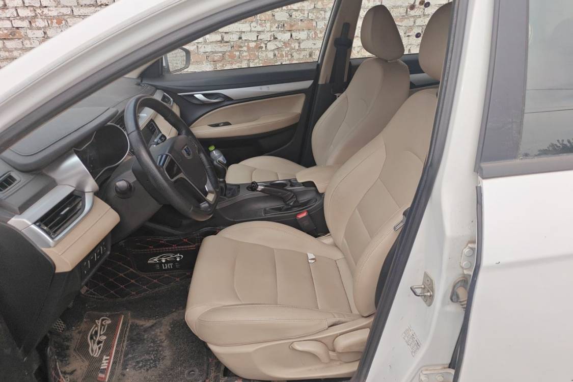 GEELY Emgrand 2018 car image #18