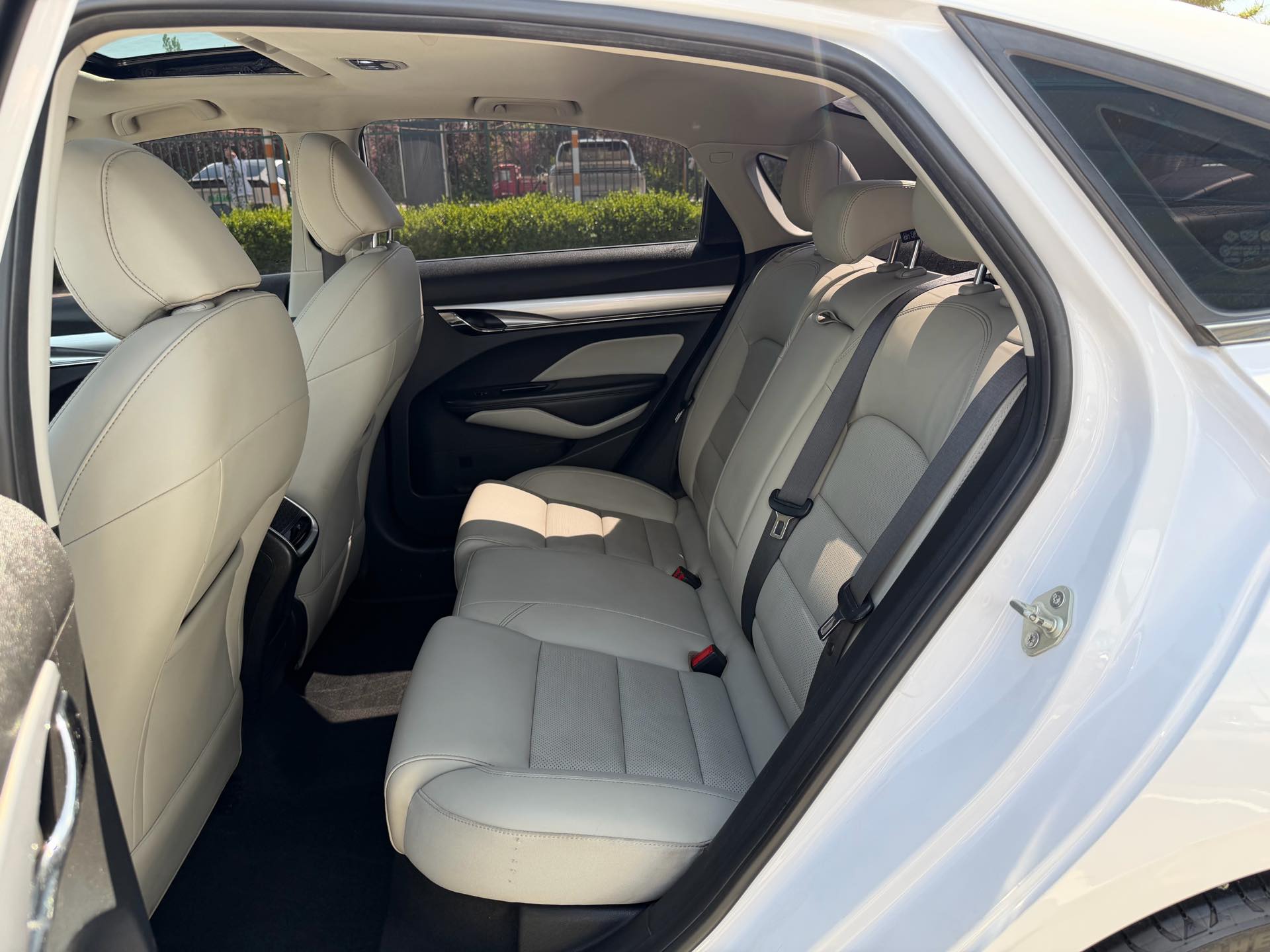 GEELY Binray 2018 image de voiture #9