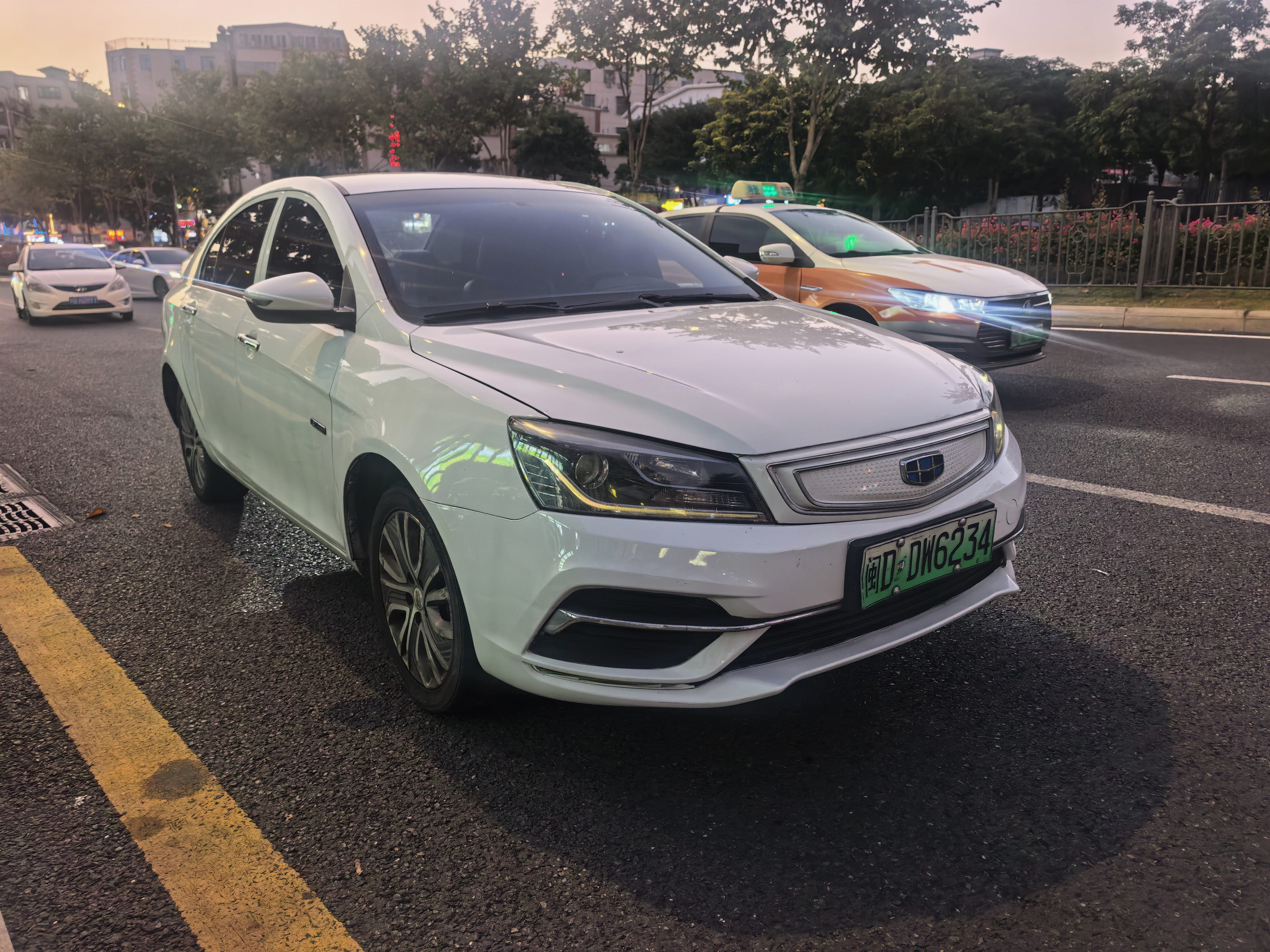 GEELY Emgrand New Energy 2018 #2 GEELY Emgrand New Energy 2018 image de voiture #2