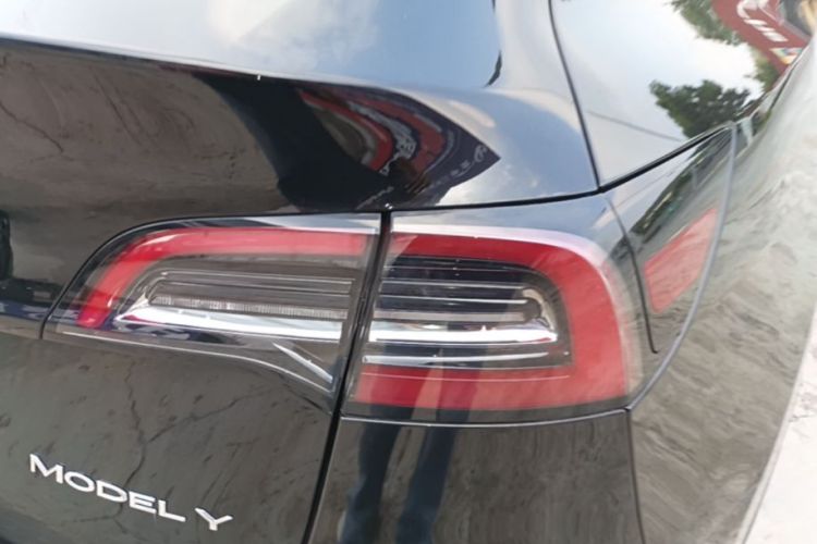 Tesla Model Y 2022 #8 Tesla Model Y 2022 car image #8