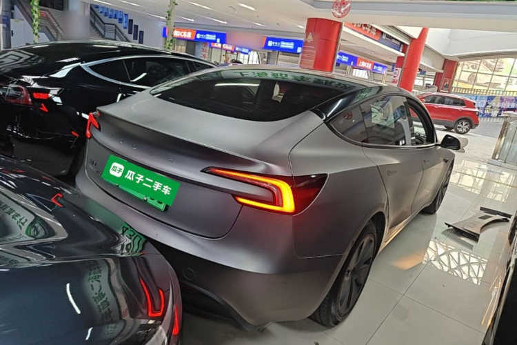 Tesla Model 3 2024 car image #7