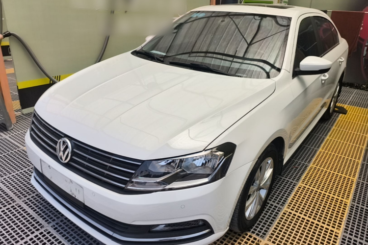 Volkswagen Lavida 2017 car image #2