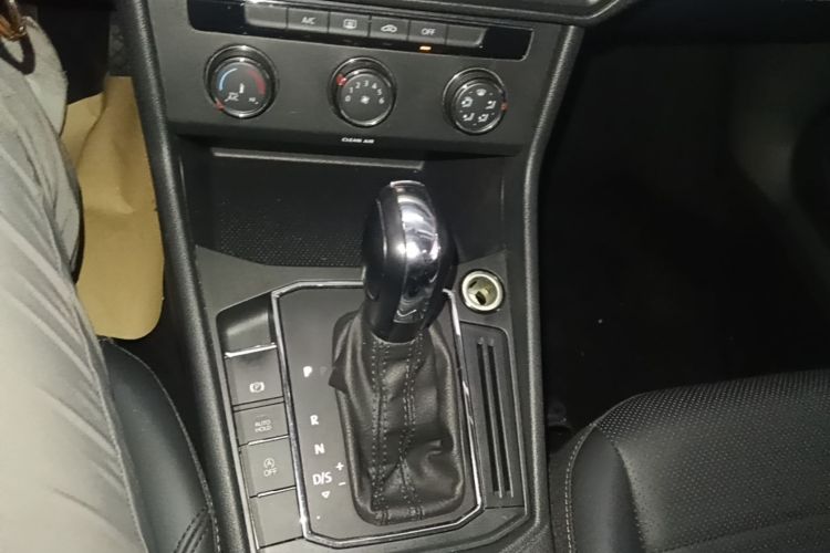 Volkswagen Lavida 2021 car image #14