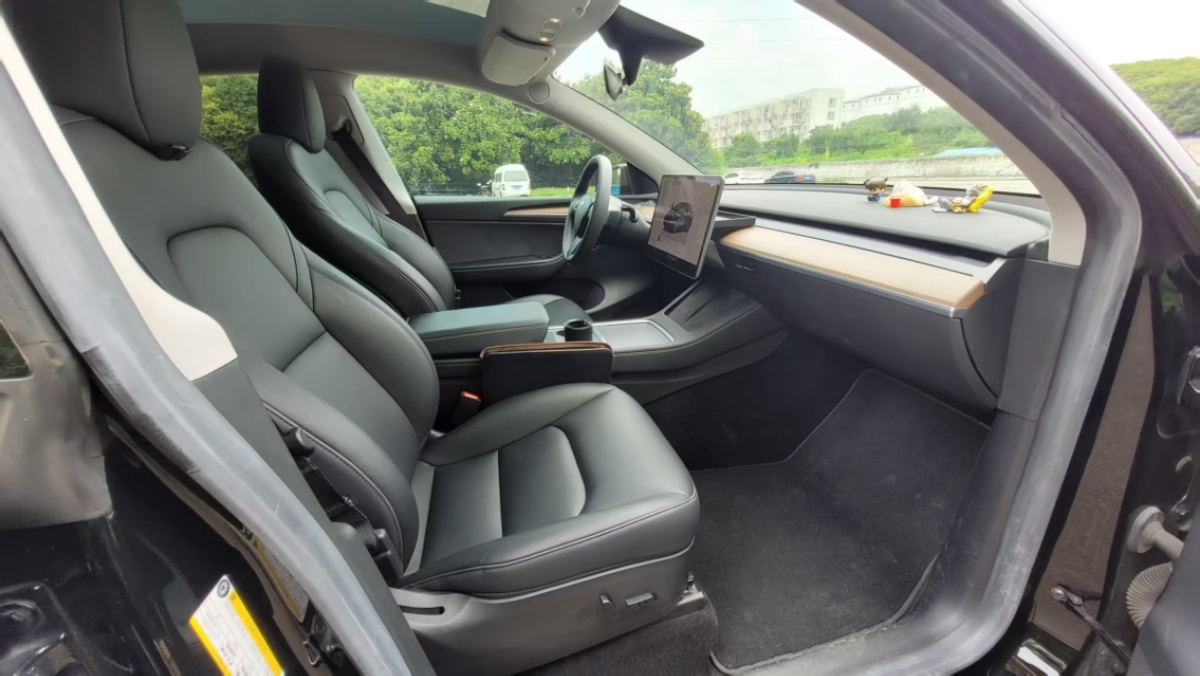 Tesla Model Y 2022 #6 Tesla Model Y 2022 car image #6
