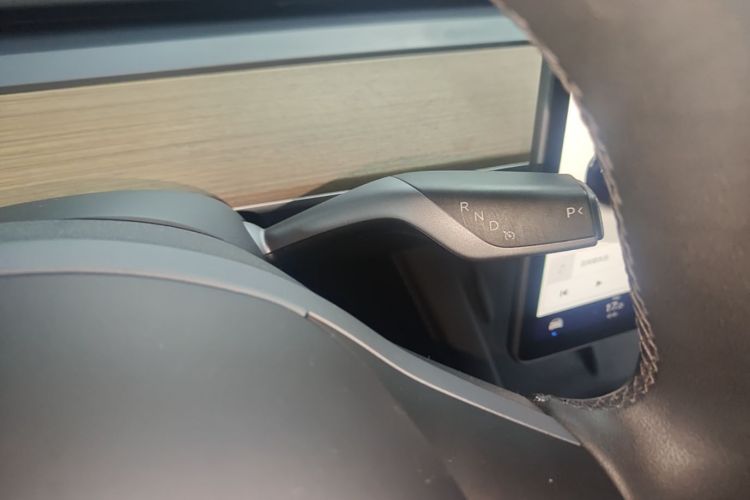 Tesla Model Y 2022 car image #14