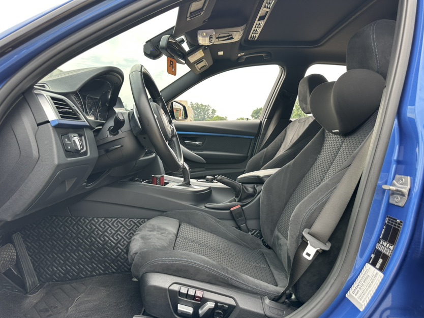 BMW 3 Series 2018 car image #4