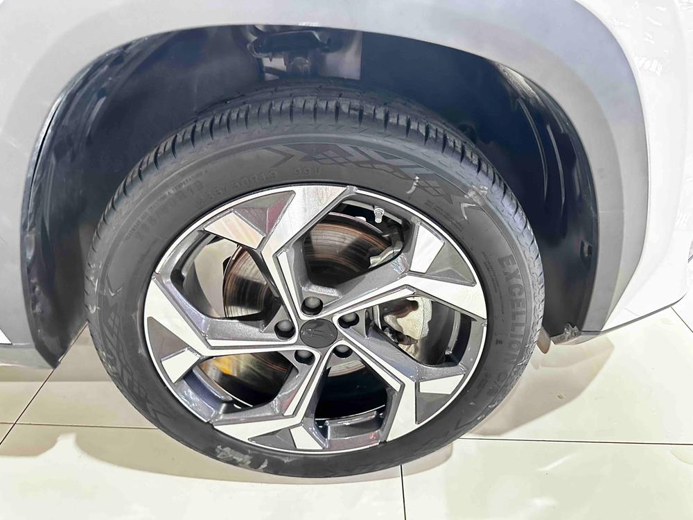 GEELY Boyue L 2023 car image #12