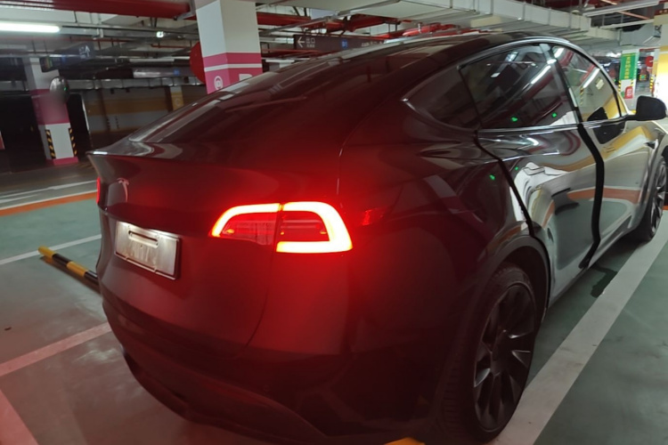 Tesla Model Y 2022 #7 Tesla Model Y 2022 car image #7