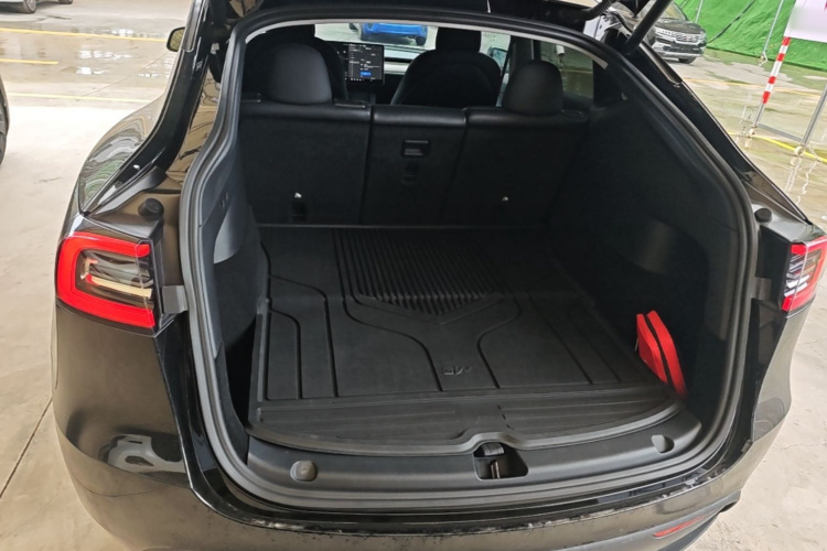 Tesla Model Y 2021 #19 Tesla Model Y 2021 car image #19
