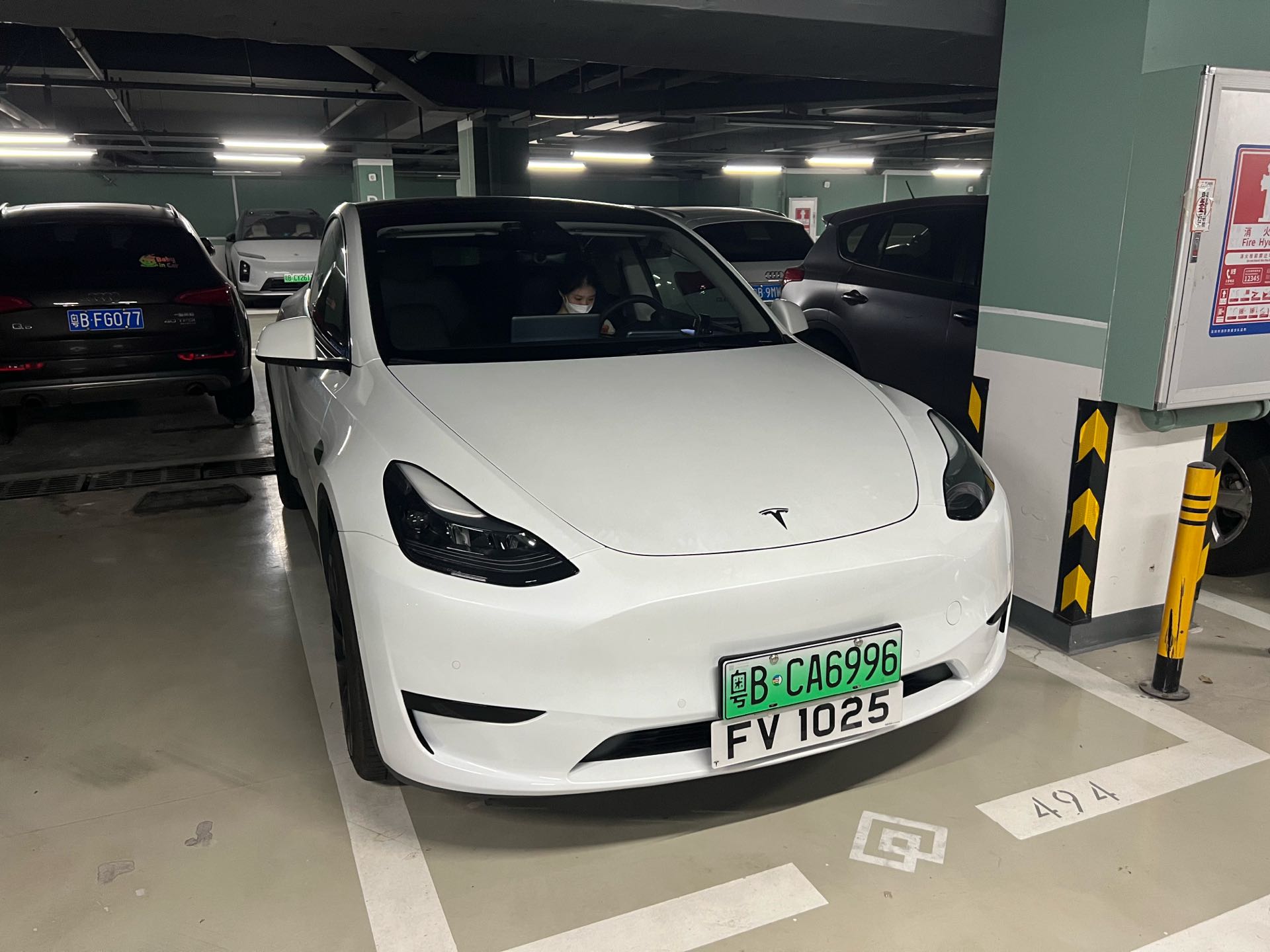 Tesla Model Y 2024 car image #2