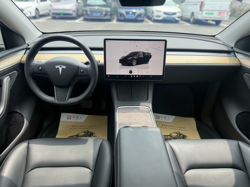 Tesla Model Y 2023 #5 Tesla Model Y 2023 car image #5