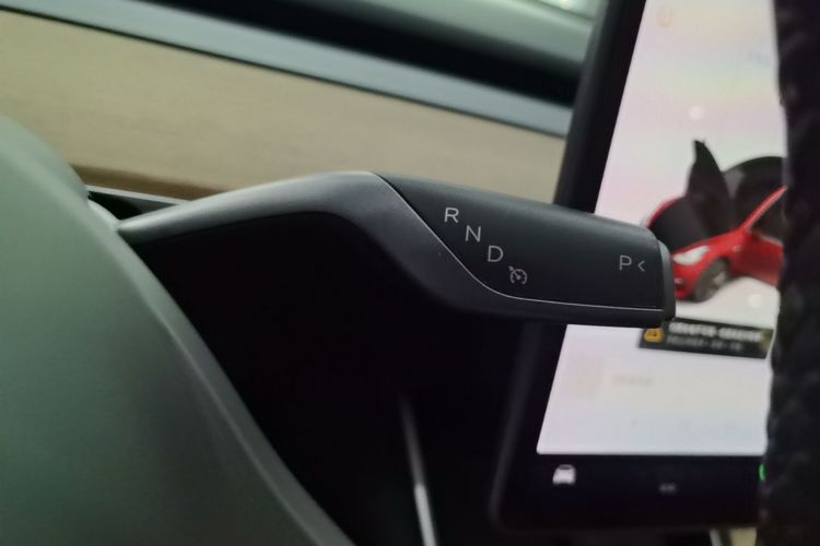 Tesla Model 3 2020 car image #18