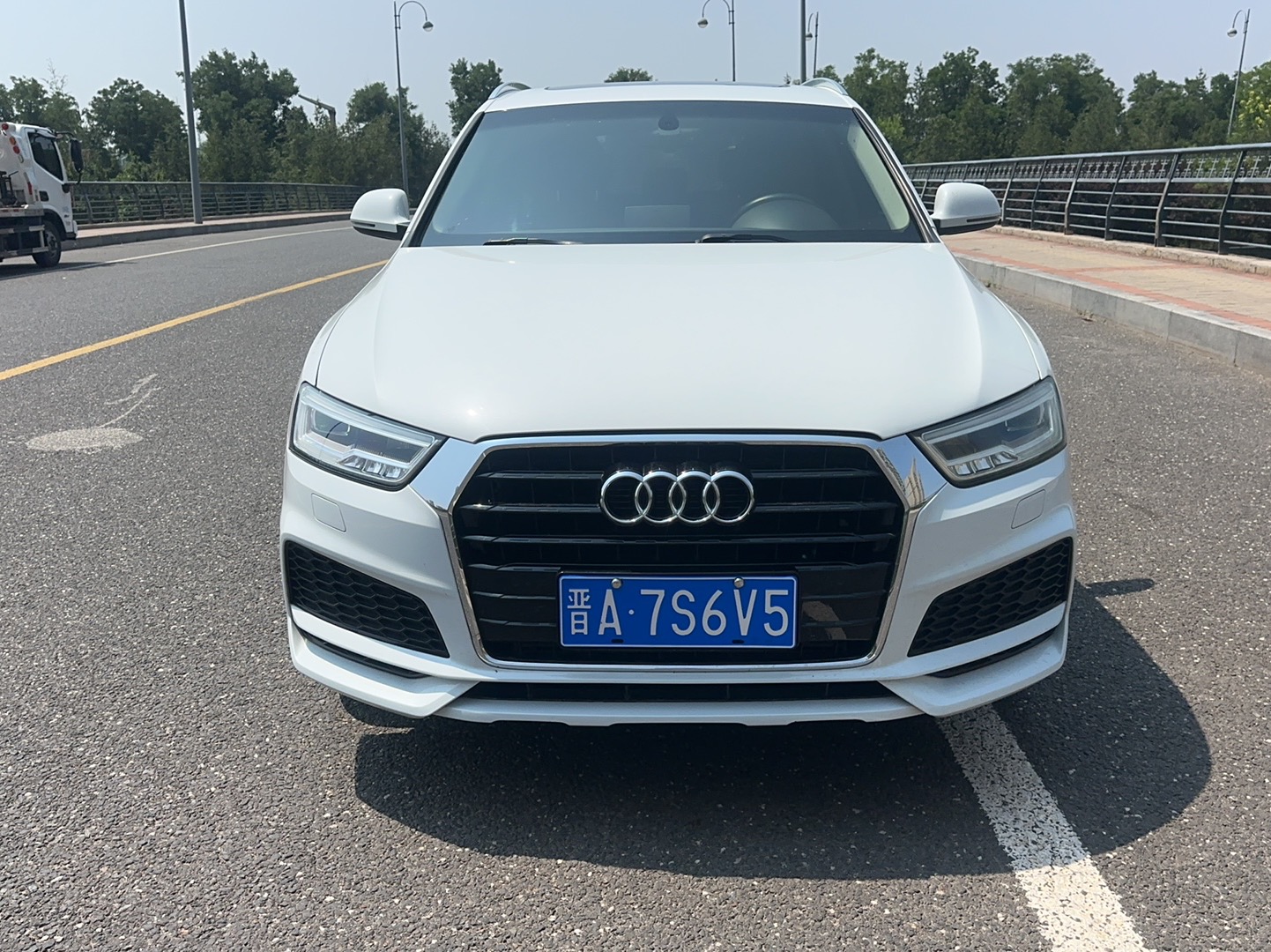 Audi Q3 2018 car image #6