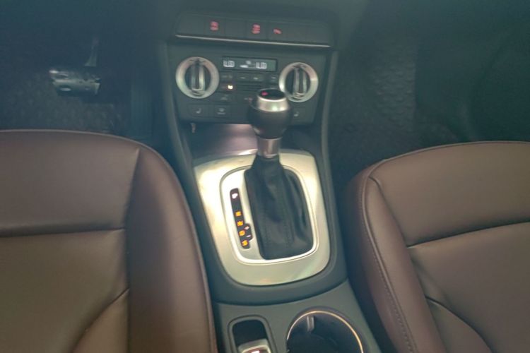 Audi Q3 2016 #14 Audi Q3 2016 car image #14