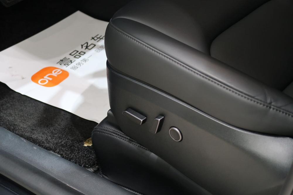 Tesla Model Y 2024 car image #12