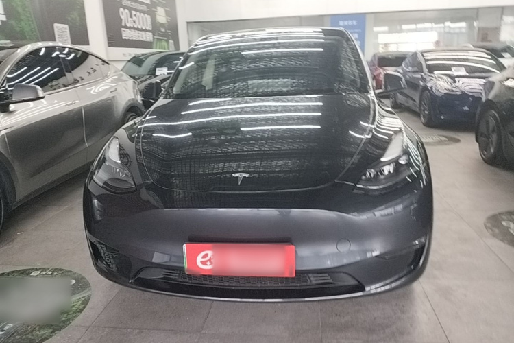 Tesla Model Y 2024 #3 Tesla Model Y 2024 car image #3