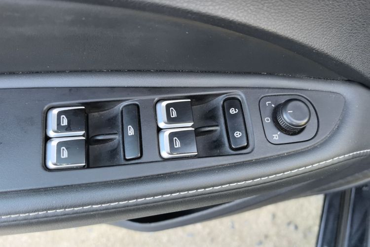 GEELY Emgrand 2019 immagine di auto #13