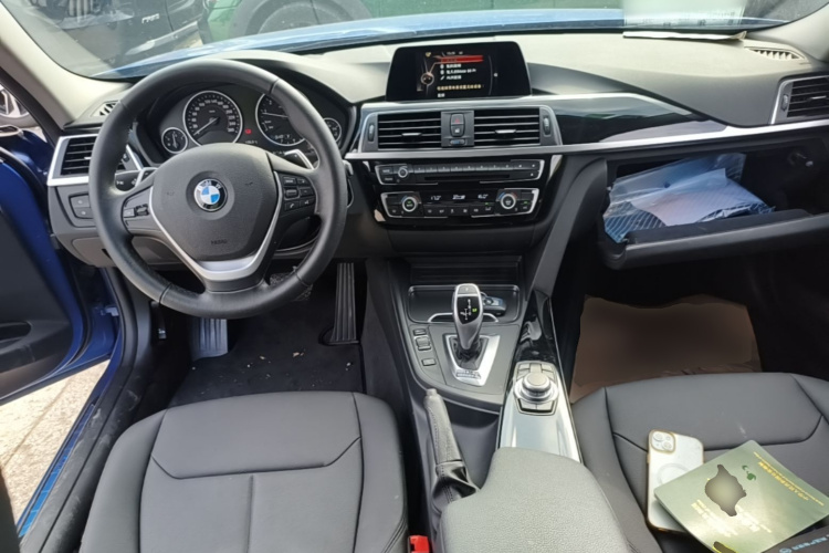 BMW 3 Series 2017 car image #10