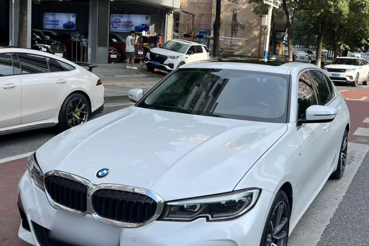 BMW 3 Series 2021 car image #2