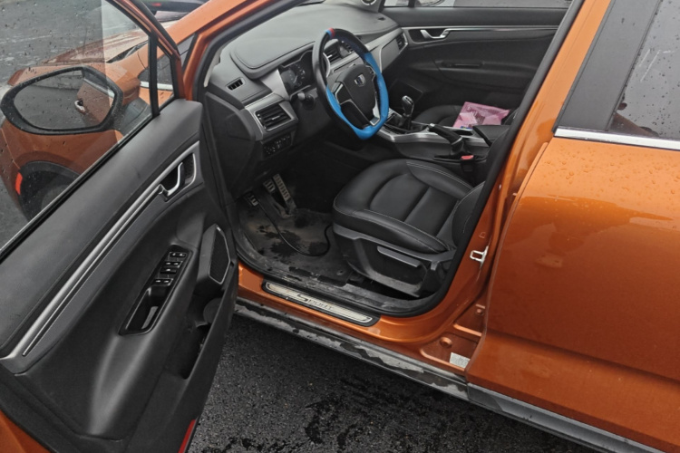 GEELY Emgrand GS 2018 car image #16