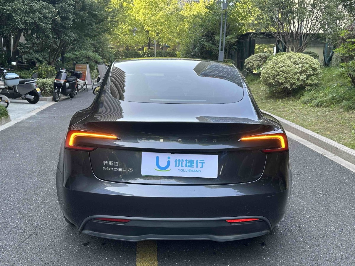 Tesla Model 3 2024 immagine di auto #4