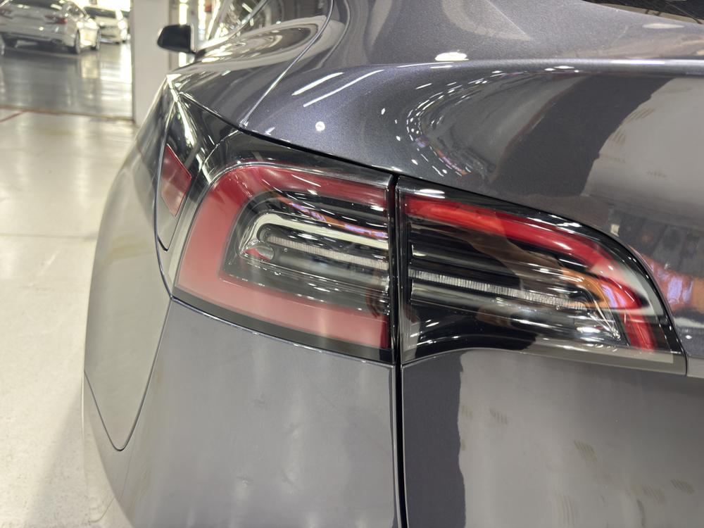 Tesla Model Y 2022 immagine di auto #8
